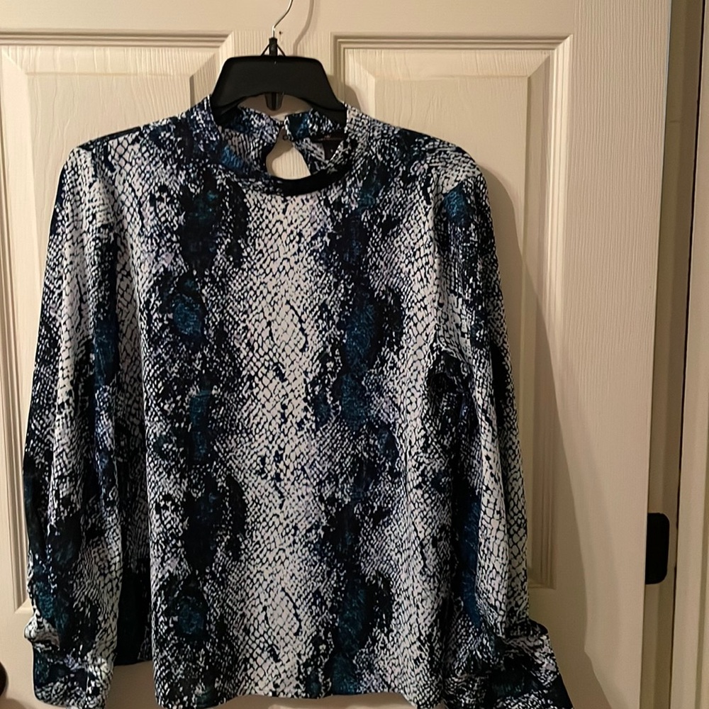 Worthington Blouse. Color: White/Blue reptile print. Size: Small.